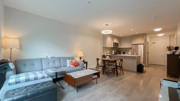707 Como Lake AVE #104, Coquitlam, BC V3J 0J5