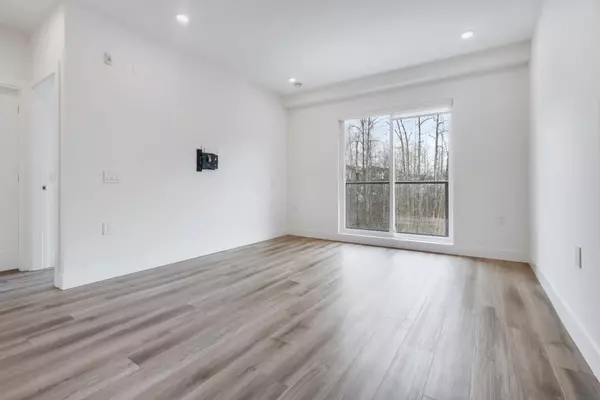 8447 202 ST #B310 Langley, BC V2Y 2B7