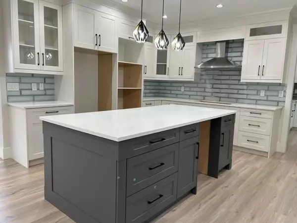 Maple Ridge, BC V4R 0H1,13632 Blaney RD