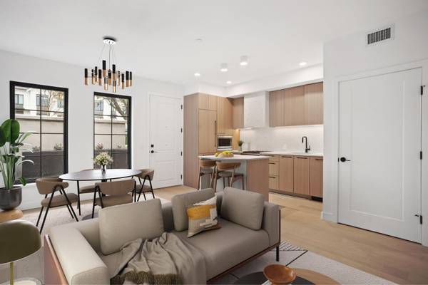 163 W King Edward AVE #114, Vancouver, BC V5Y 2H8