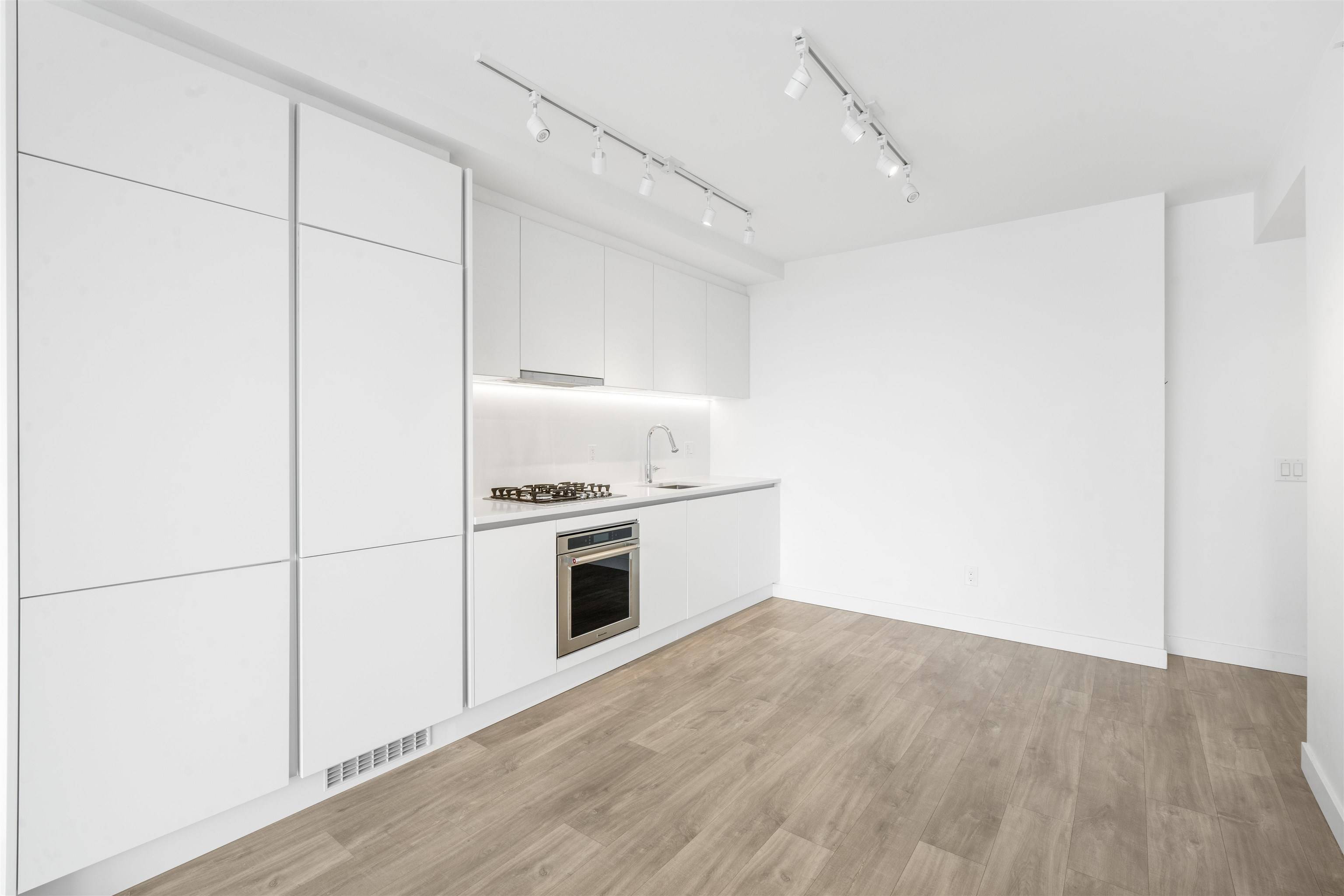 Coquitlam, BC V3J 0J6,657 Whiting WAY #2903