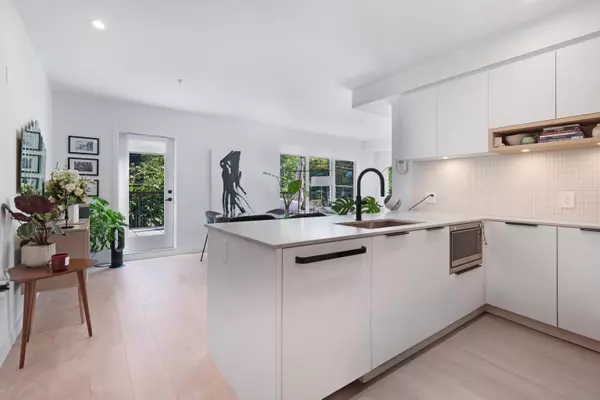 Vancouver, BC V5T 0K7,2520 Guelph ST #221