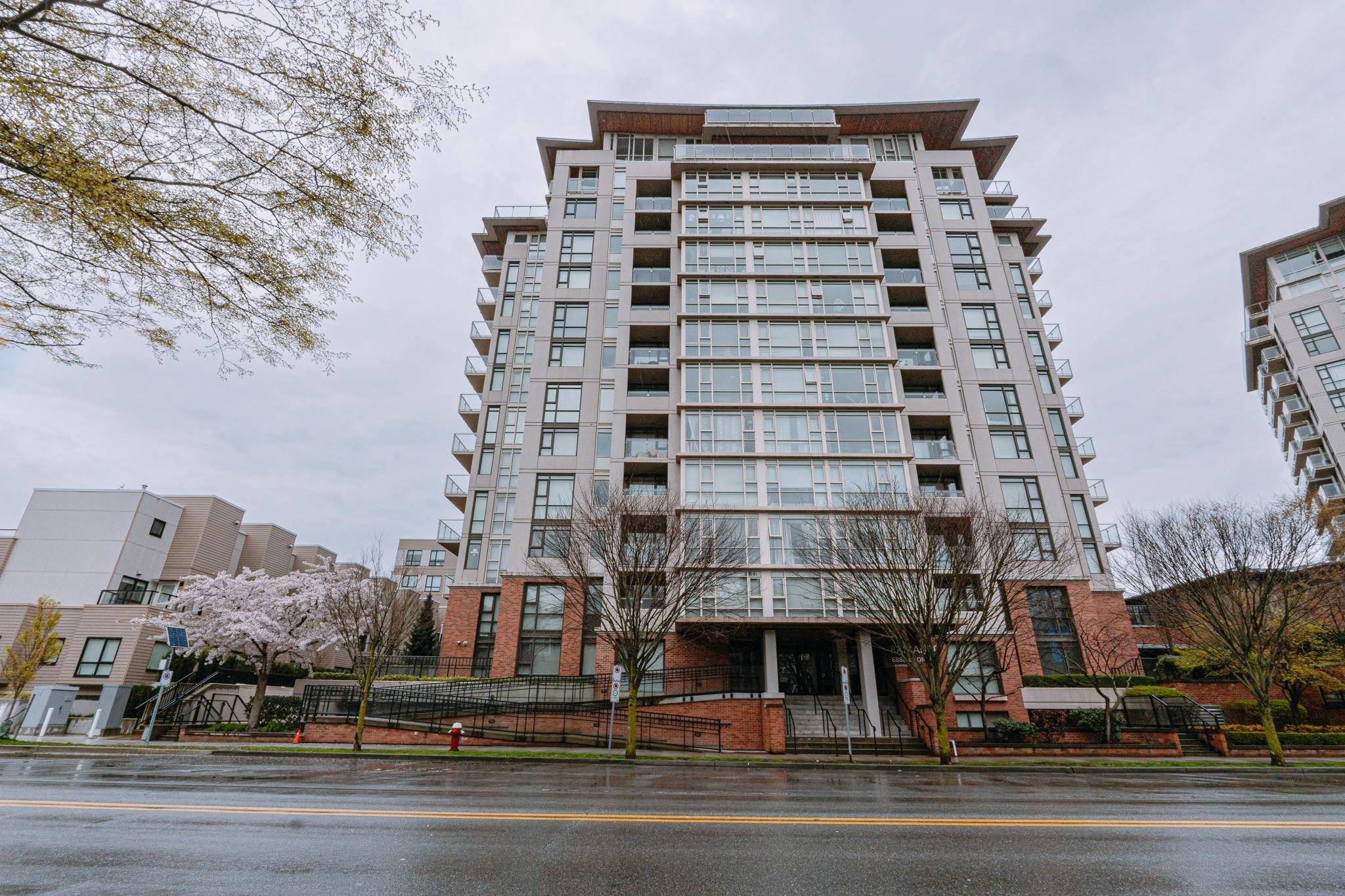 6888 Cooney RD #1210, Richmond, BC V6Y 0E1
