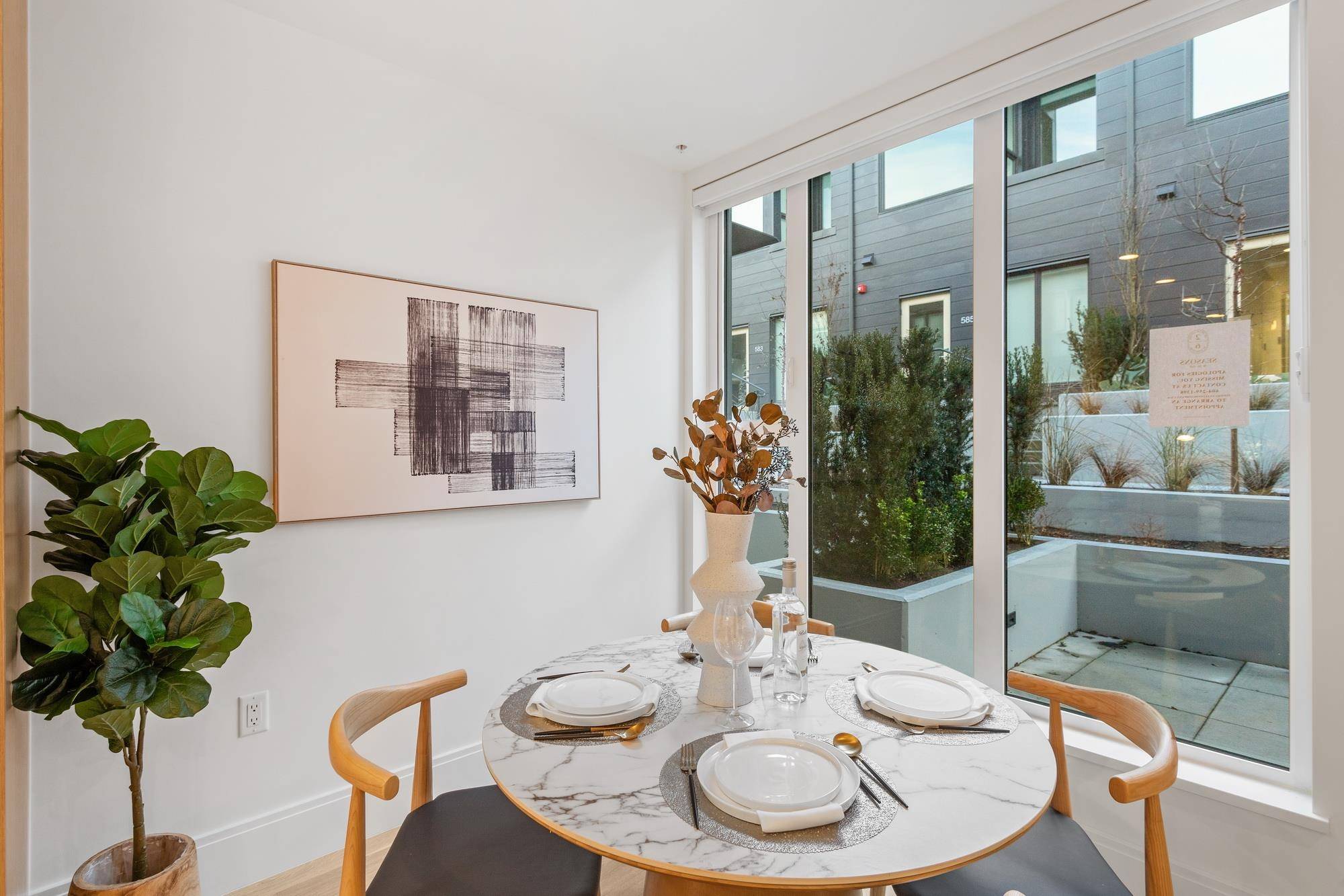 Vancouver, BC V5Z 2E4,577 W 26th AVE