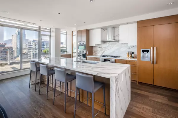 1022 Seymour ST #2001, Vancouver, BC V6B 0G1