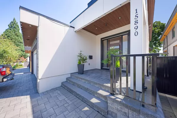 15890 Roper AVE, White Rock, BC V4B 2H4