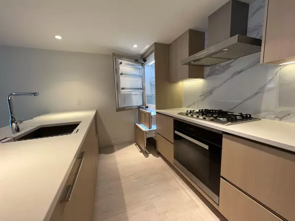 Richmond, BC V6X 0W1,8555 Capstan WAY #611