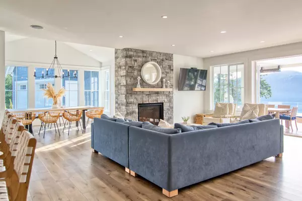 165 Witherby RD Gibsons, BC V0N 1V6