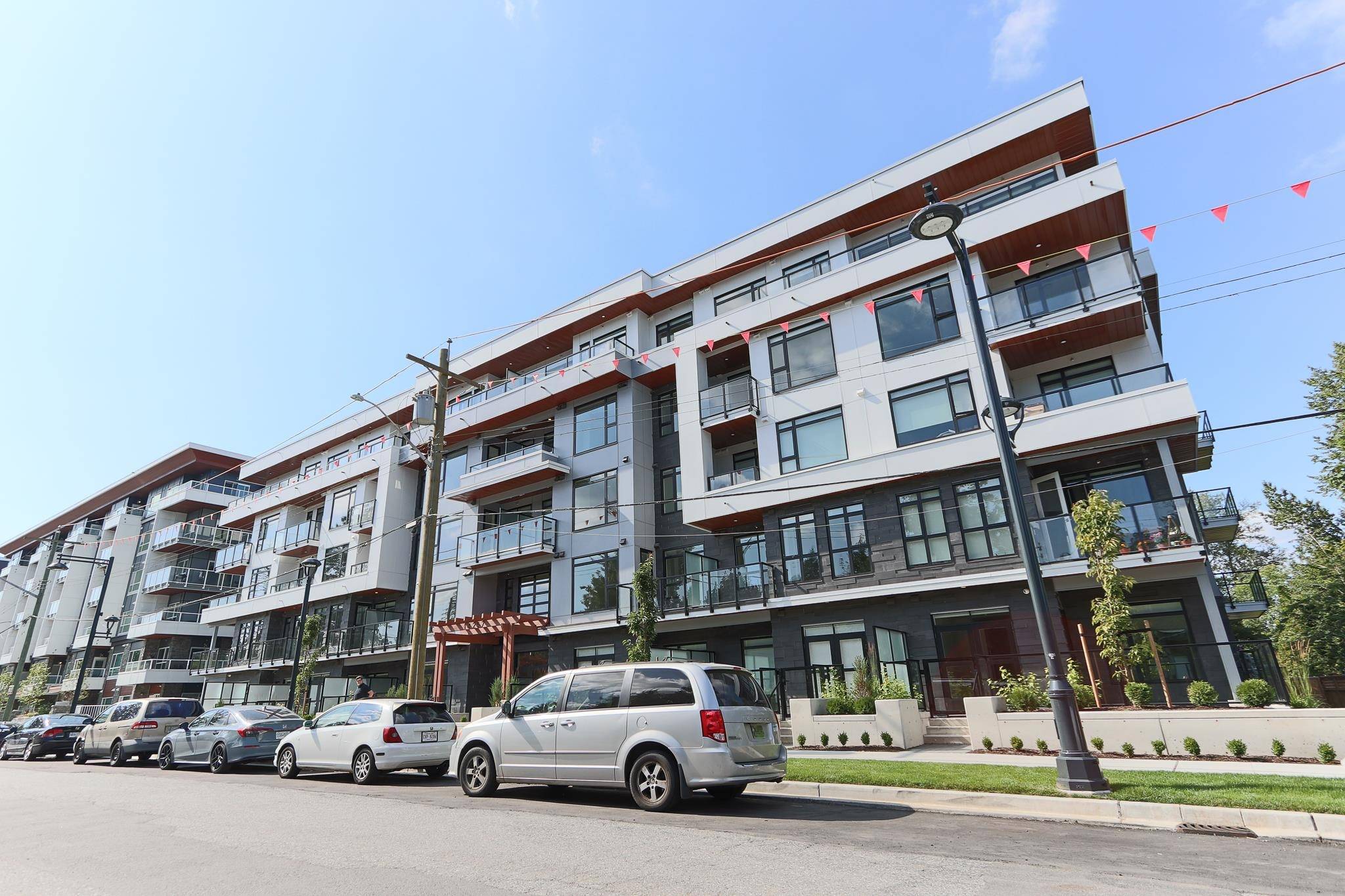 14257 103a AVE #312, Surrey, BC V3T 1T1