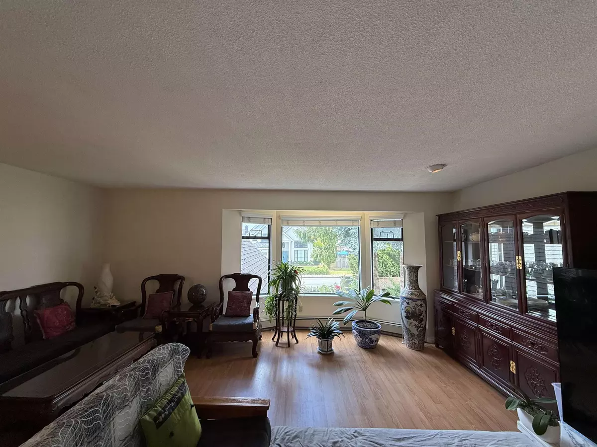 Richmond, BC V7C 5E6,67XX Cairns CT #Main House