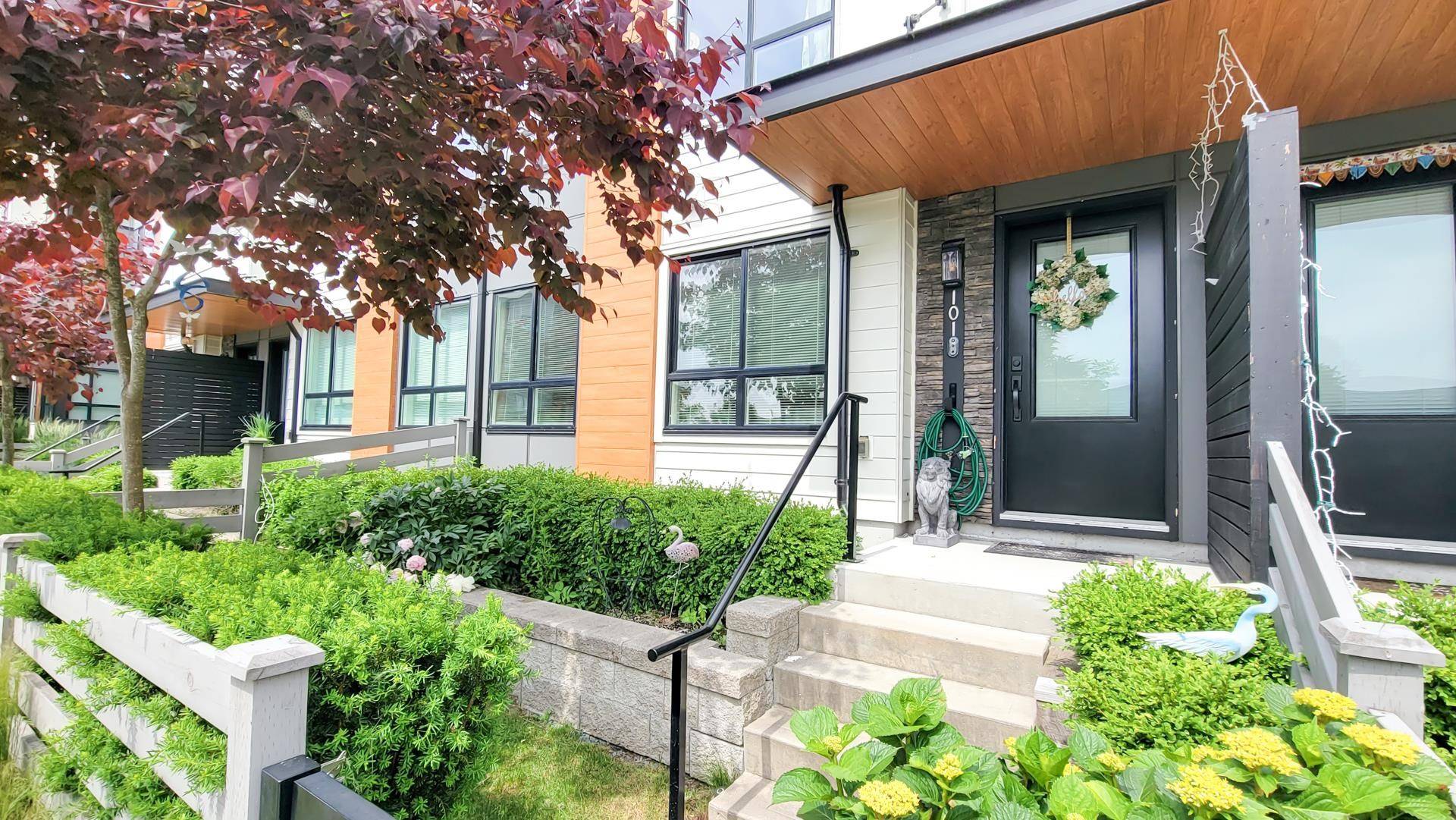 Surrey, BC V3S 0A5,15111 Edmund DR #101