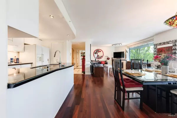 Vancouver, BC V6G 3G1,201 1520 Coal Harbour Quay