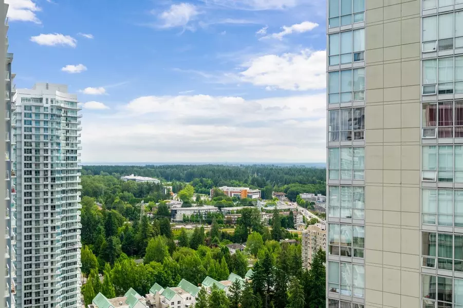 13688 100 AVE #3201, Surrey, BC V3T 0G5