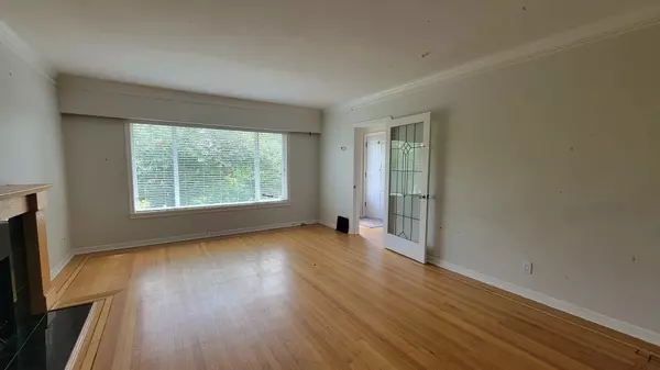 Burnaby, BC V5C 3H6,4661 Napier ST
