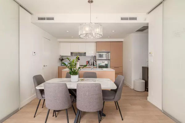 Vancouver, BC V6G 2S3,1409 W Pender ST #403
