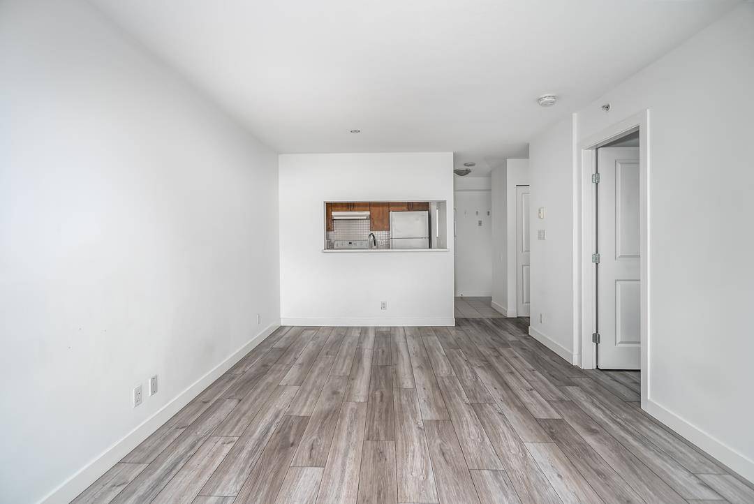 5380 Oben ST #1410 Vancouver, BC V5R 6H7