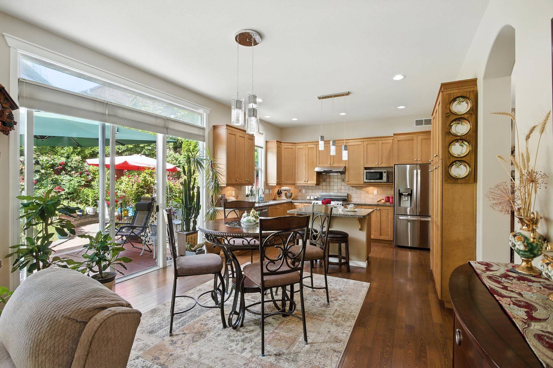 3463 150a ST Surrey, BC V3Z 0Z3