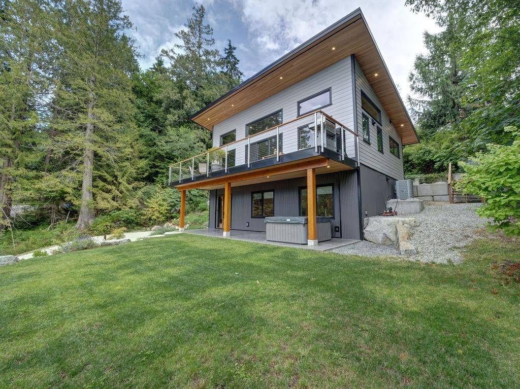 Sechelt, BC V7Z 0P4,5933 Sandy Hook RD