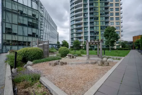 Burnaby, BC V3N 0H2,7303 Noble LN #1501