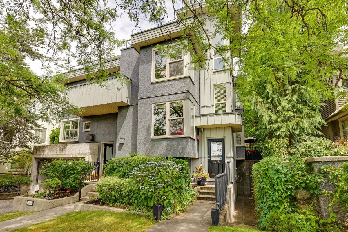North Vancouver, BC V7L 1L7,208 E 5th ST