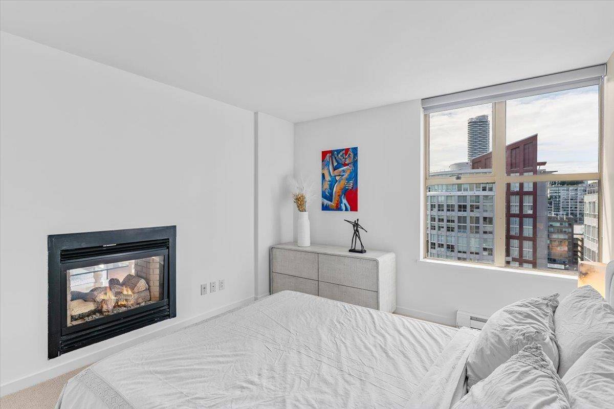 969 Richards ST #2402 Vancouver, BC V6B 1A8