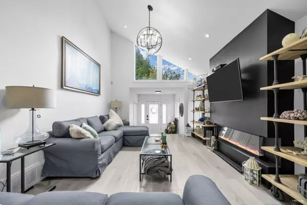 Surrey, BC V4A 6E9,13591 19 AVE