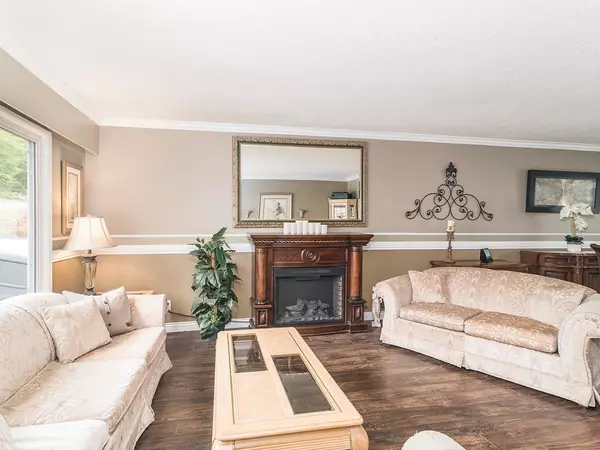 Surrey, BC V3V 4Y9,10475 125 ST
