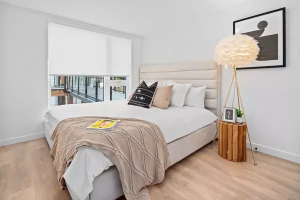 North Vancouver, BC V7L 1E1,555 E 2nd ST #357
