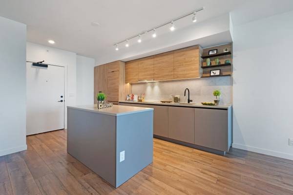 13428 105 AVE #1307, Surrey, BC V3T 0S6