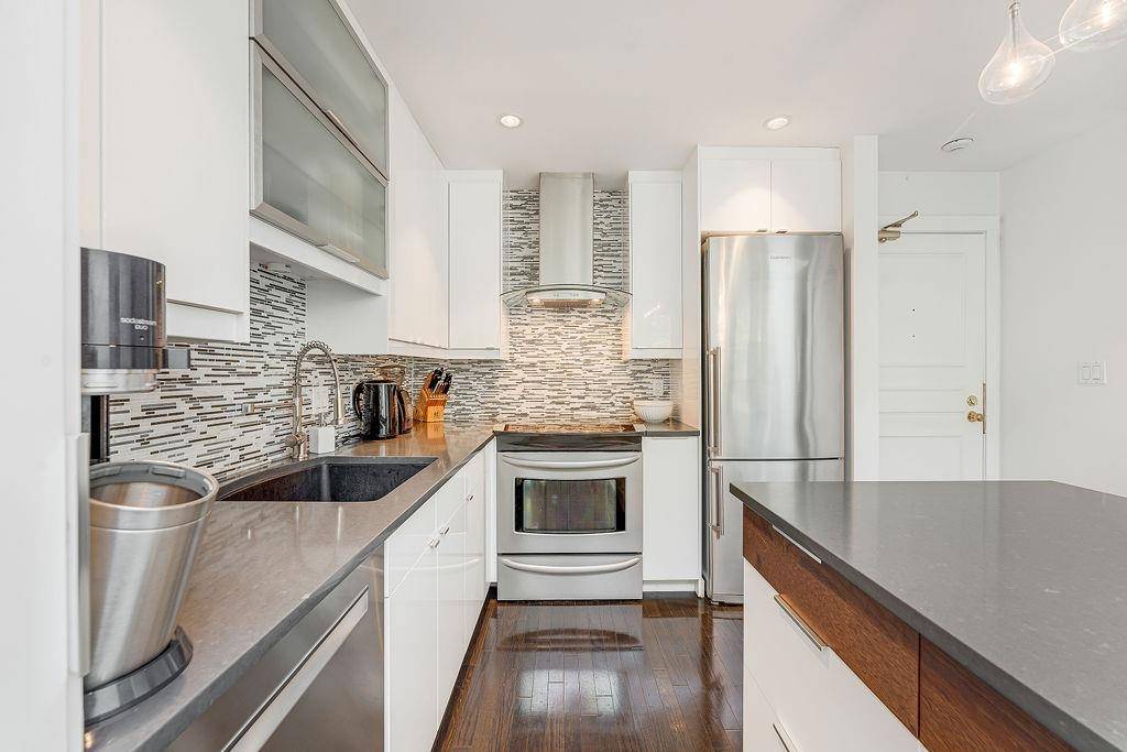 650 Moberly RD #304 Vancouver, BC V5Z 4J1