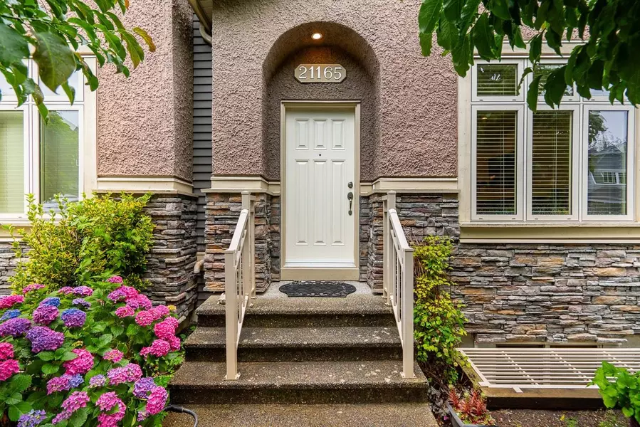 21165 77b AVE, Langley, BC V2Y 0K6