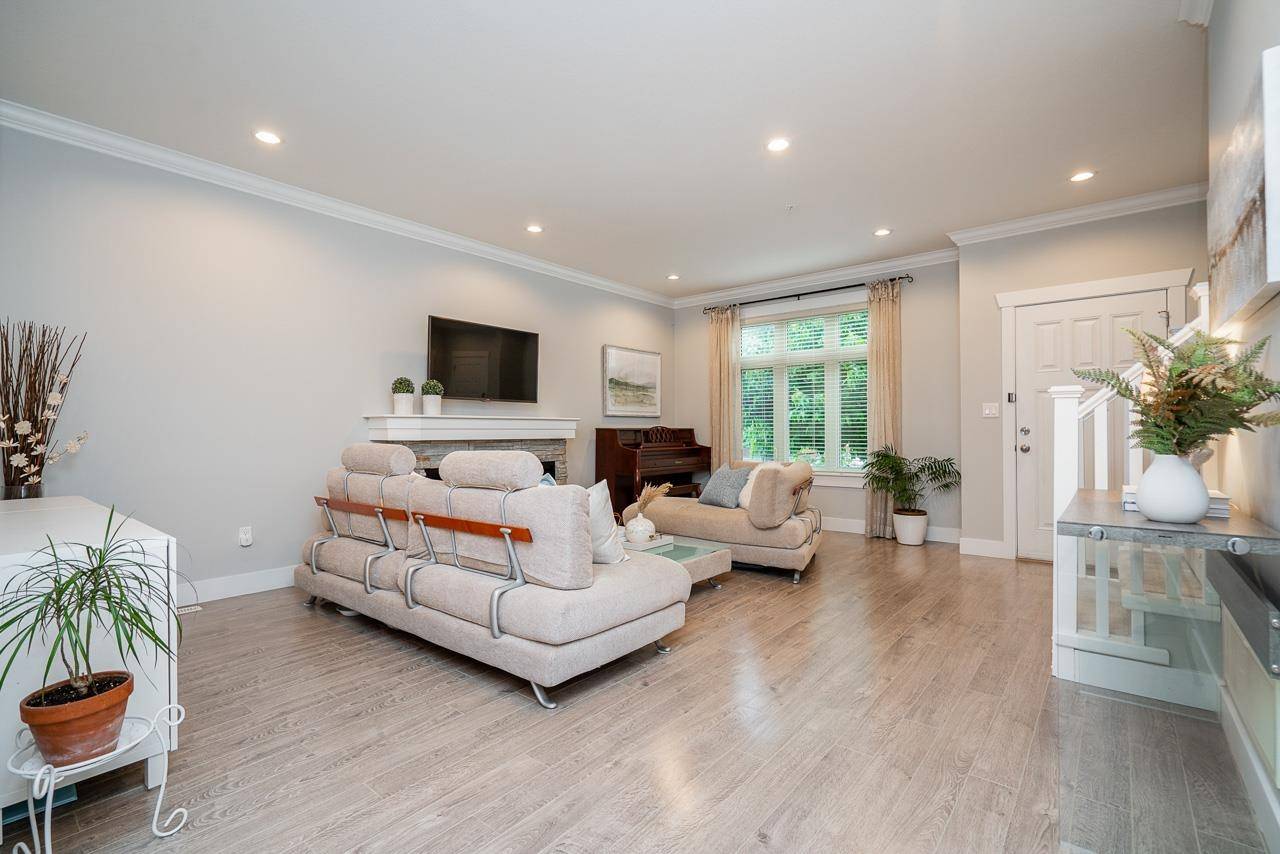 21165 77b AVE Langley, BC V2Y 0K6