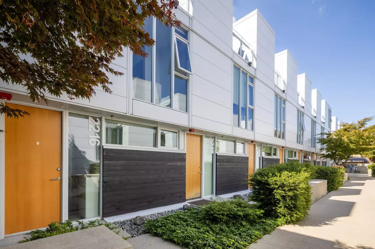 Vancouver, BC V5Z 0C8,2216 Willow ST