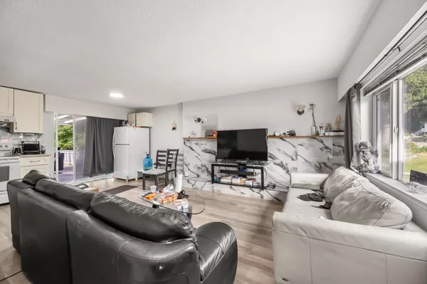 Surrey, BC V3R 2N8,14405 114a AVE