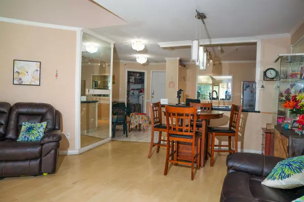 Surrey, BC V3W 0W8,7435 121a ST #410