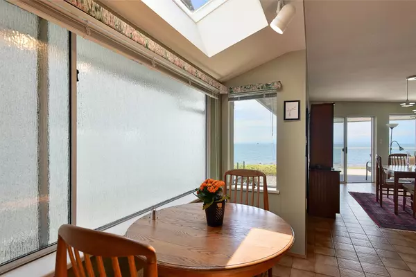 2757 Lower RD Roberts Creek, BC V0N 2W4