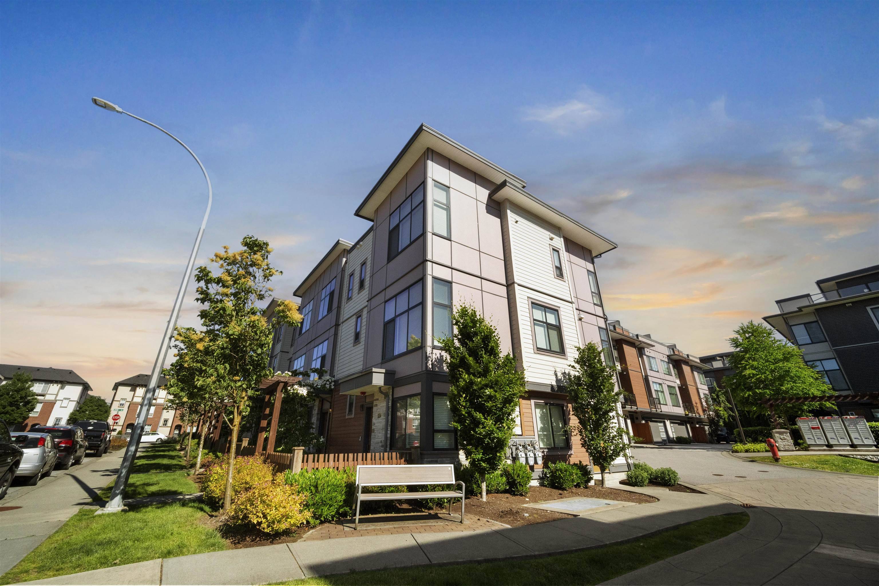 Langley, BC V2Y 0X6,20852 78b AVE #43