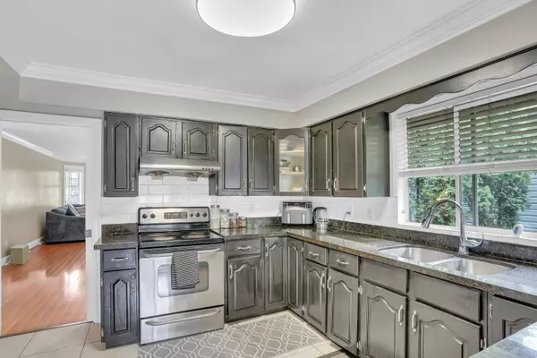 Surrey, BC V3W 5N4,7015 142 ST