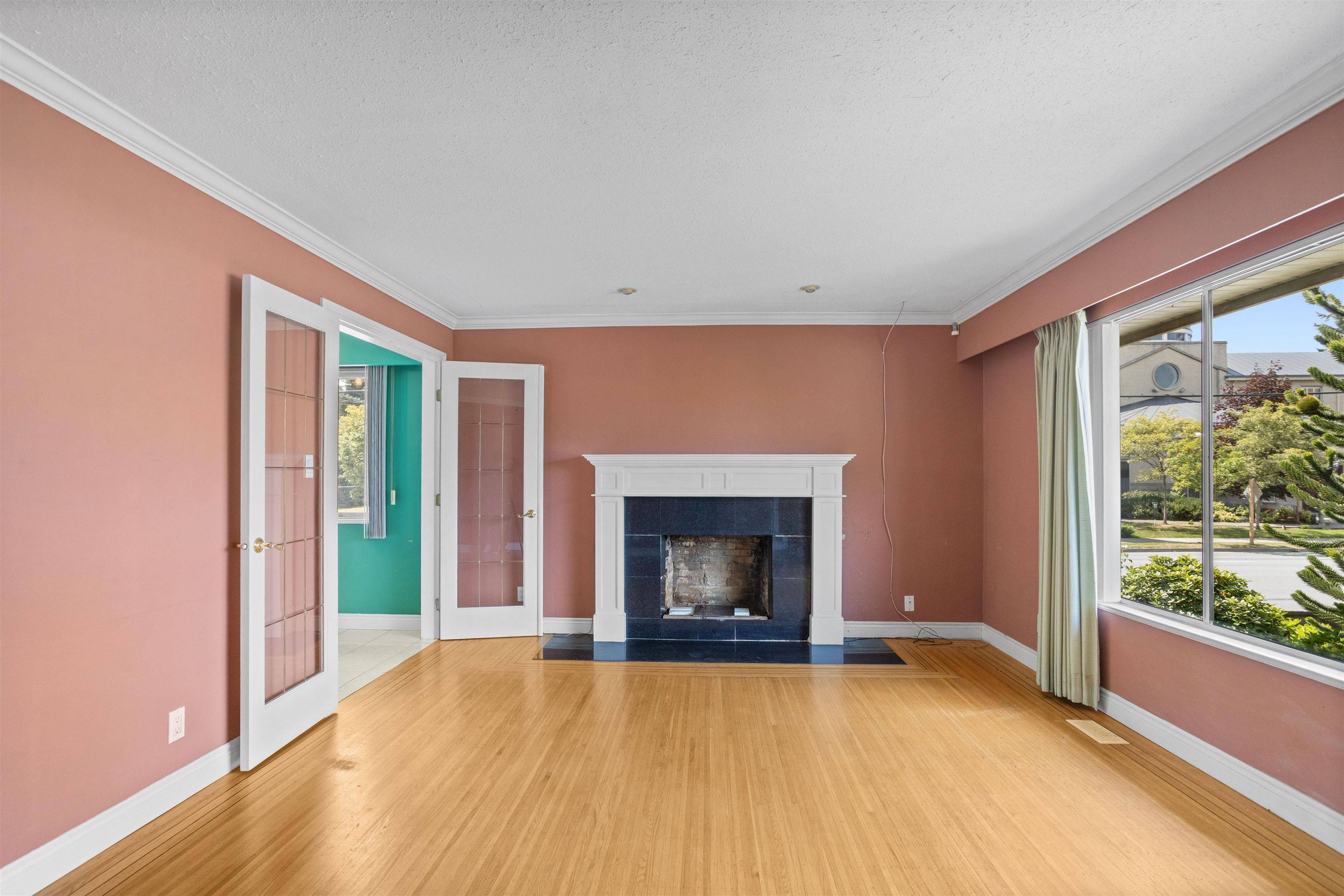 Port Coquitlam, BC V3B 1R2,2192 Grant AVE