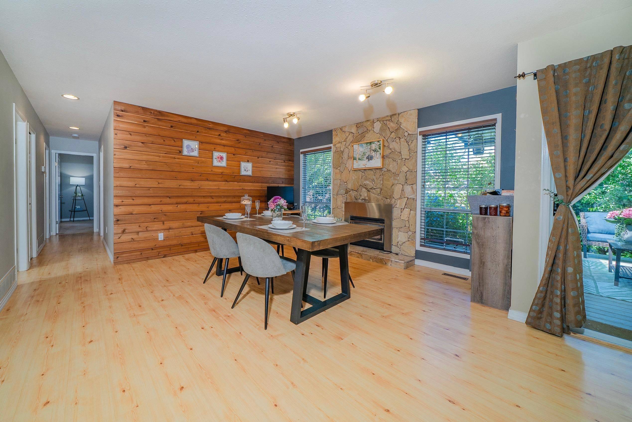 Maple Ridge, BC V2X 0V3,21934 Highview PL