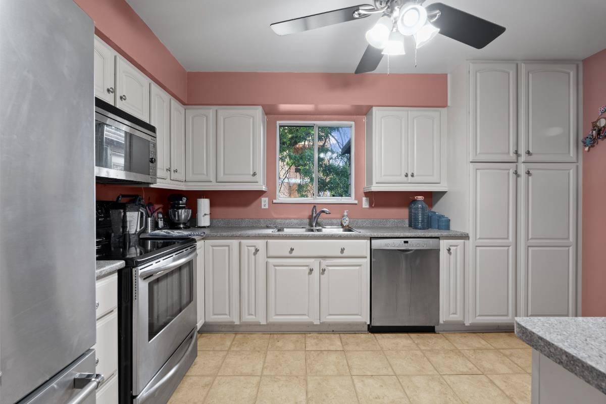 Maple Ridge, BC V2X 7W1,11829 218 ST