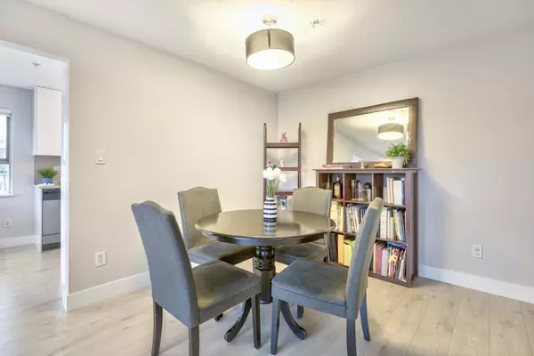 Burnaby, BC V5C 0A9,4728 Dawson ST #305