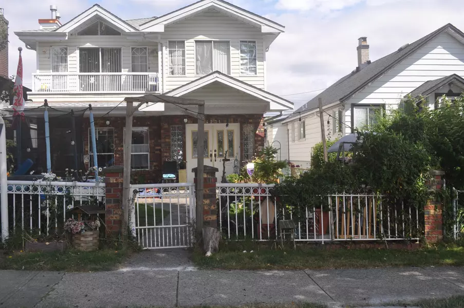 4231 Dundas ST, Burnaby, BC V5C 1B2