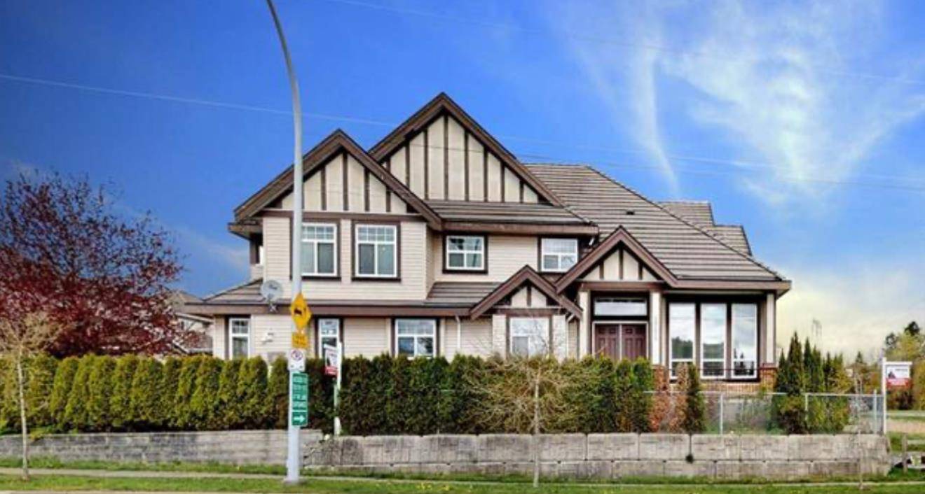 15177 76 AVE, Surrey, BC V3S 2H4
