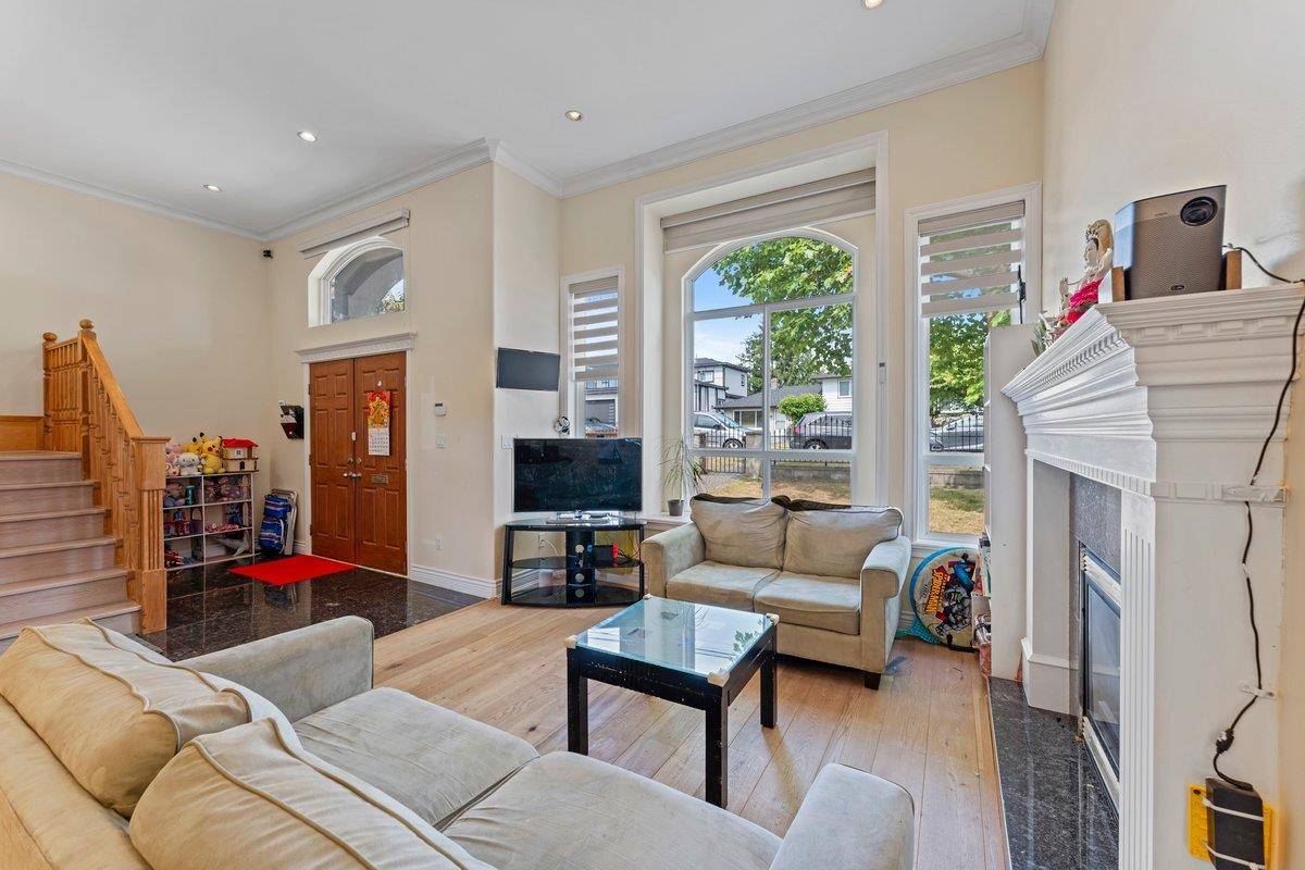 Burnaby, BC V3N 1P9,7770 16th AVE