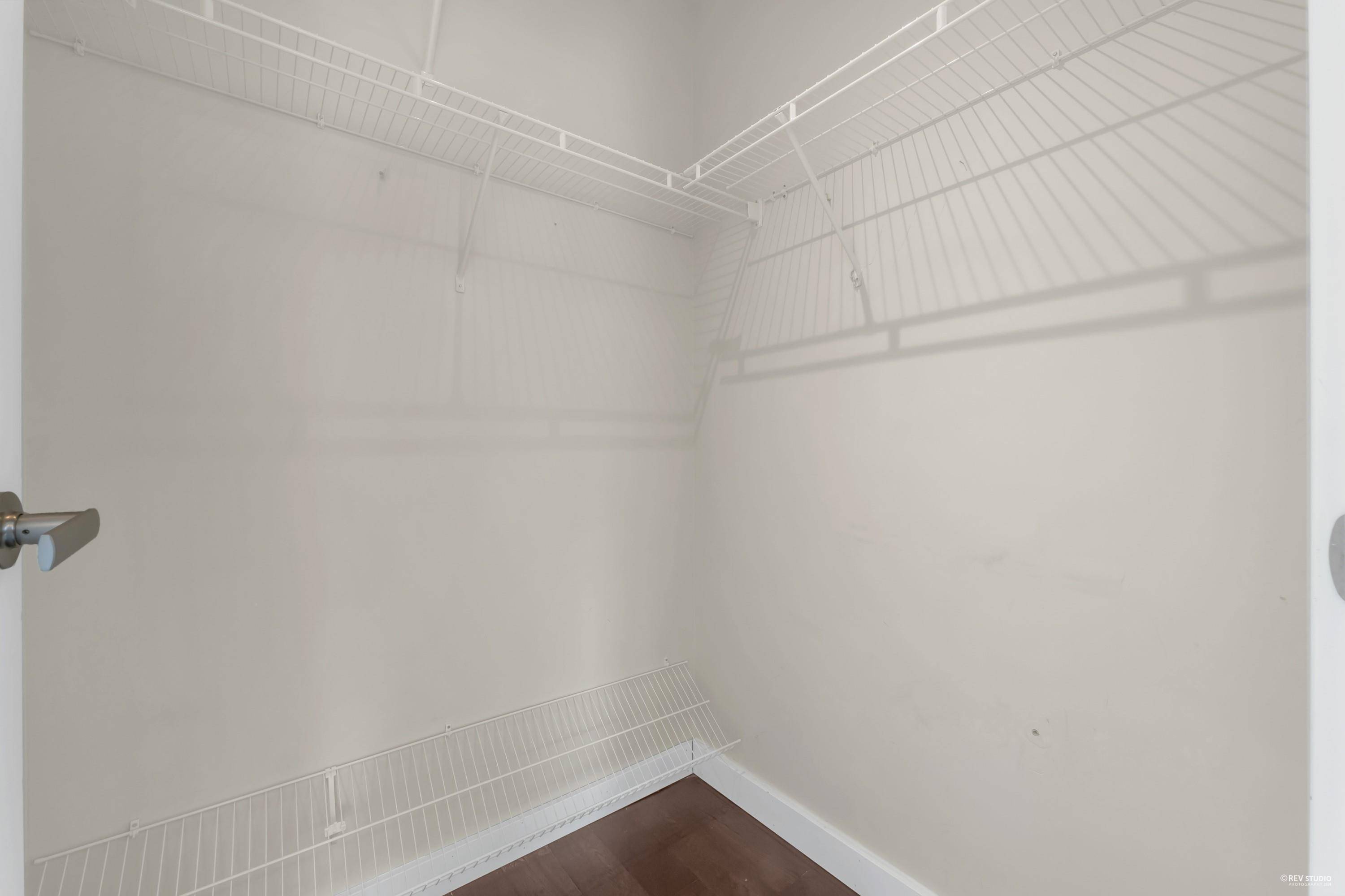 1177 Marine DR #304 North Vancouver, BC V7P 1T1