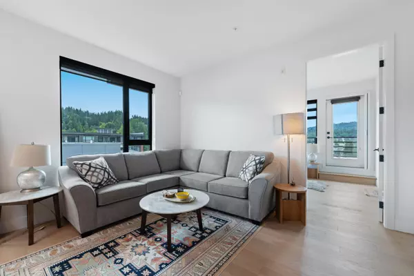 Port Moody, BC V3H 0K7,83 Moody ST #612