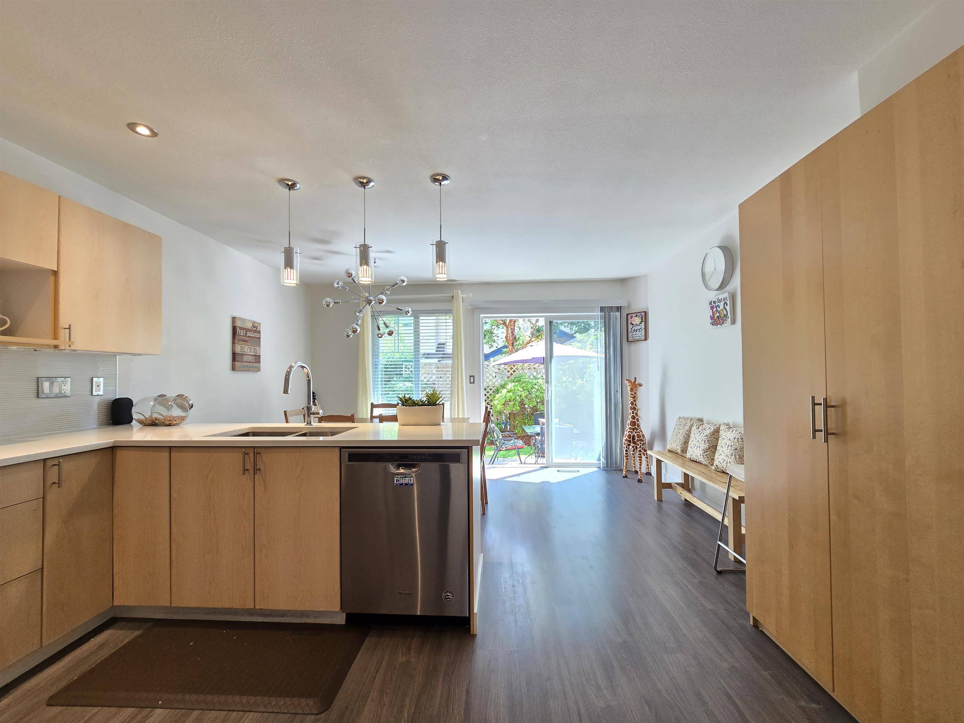 Surrey, BC V3W 1M5,6533 121 ST #68
