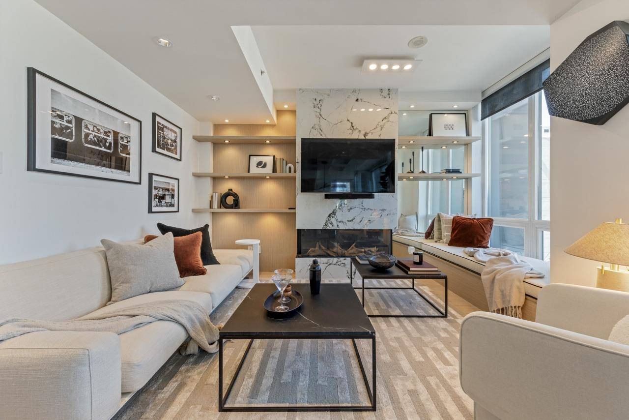 Vancouver, BC V6B 0C2,1055 Richards ST #1902