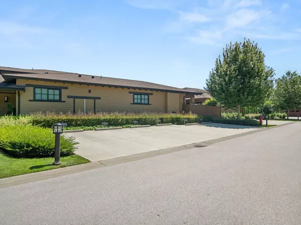 Tsawwassen, BC V4M 0A7,4936 Willow Springs AVE
